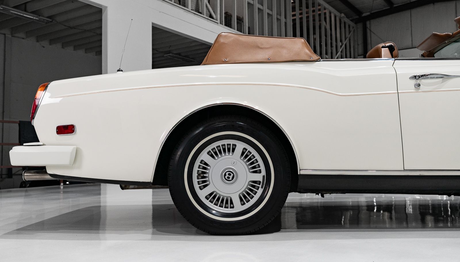 Used 1989 Bentley Continental RWD image 16