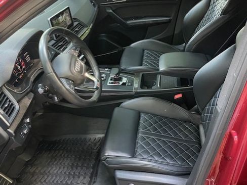 Used 2019 Audi SQ5 Prestige image 9