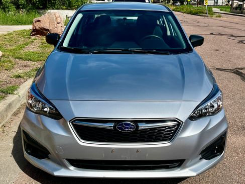 Used 2019 Subaru Impreza 2.0i image 2