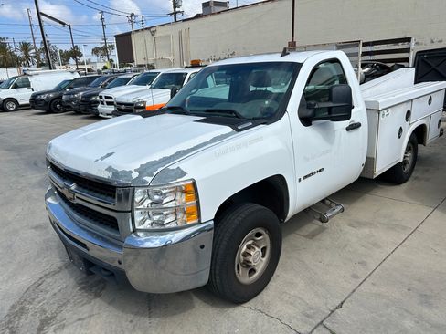 Used 2009 Chevrolet Silverado 2500 2WD Regular Cab W/T image 1