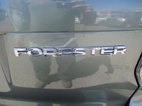 Used 2018 Subaru Forester 2.5i Premium AWD/4WD image 12