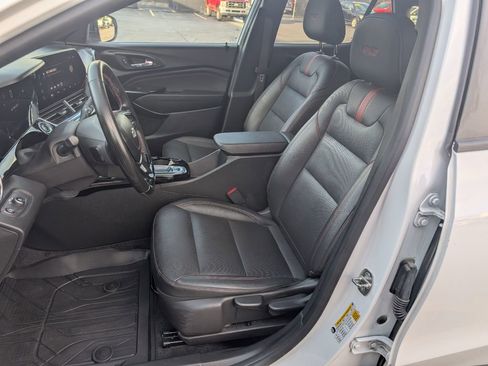 Used 2024 Chevrolet Trax RS image 7