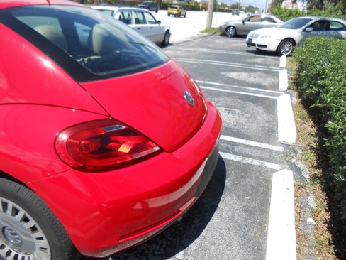 Used 2012 Volkswagen Beetle 2.5 image 4