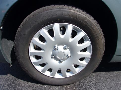 Used 2007 Toyota Camry LE Sedan FWD image 9