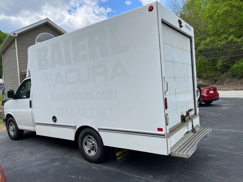 Used 2017 Chevrolet Express 3500 UNAVAIL RWD image 5