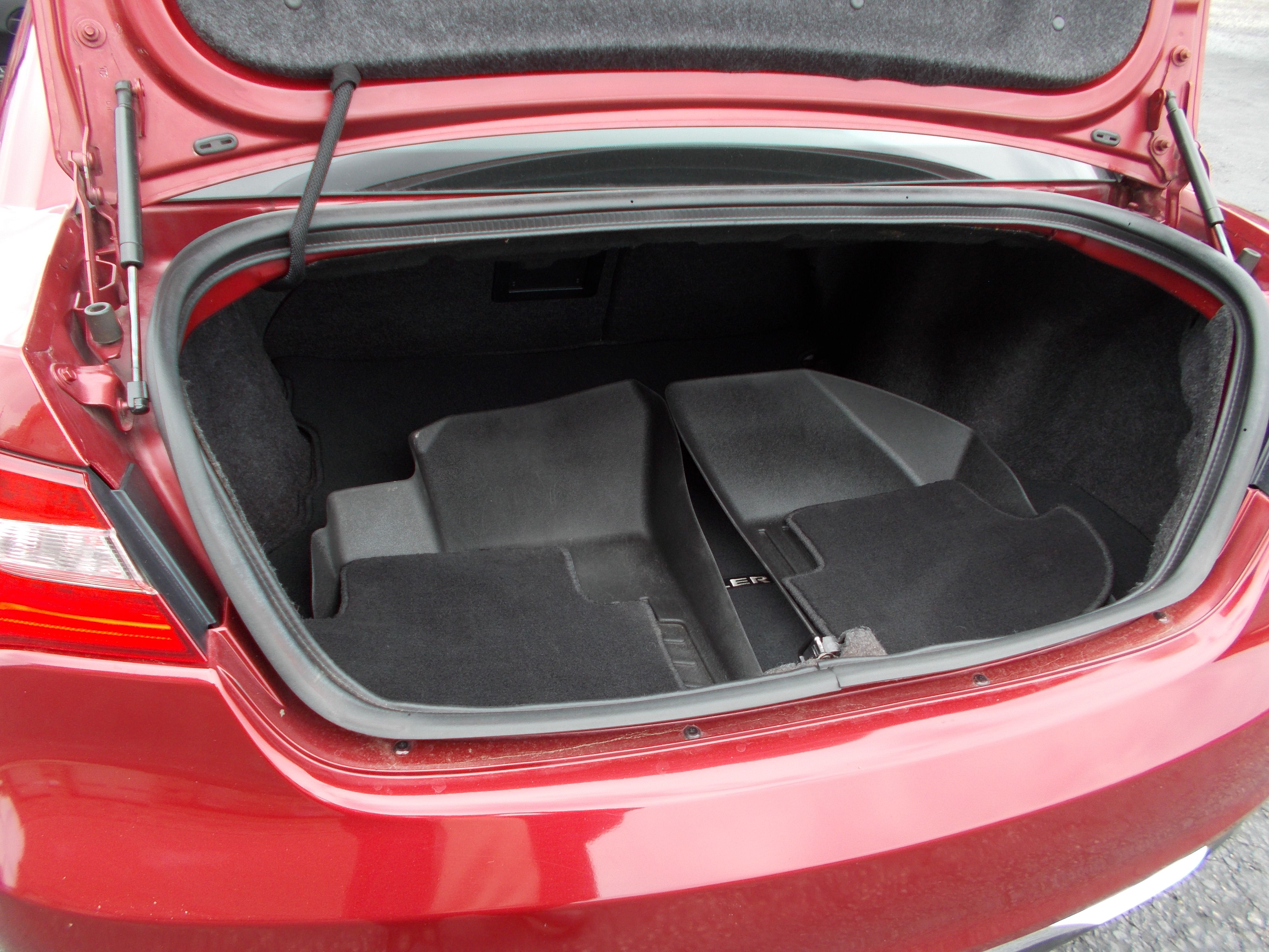 Used 2013 Chrysler 200 Limited FWD image 18