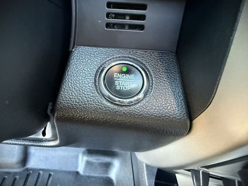 Used 2019 Ford F150 Lariat image 41