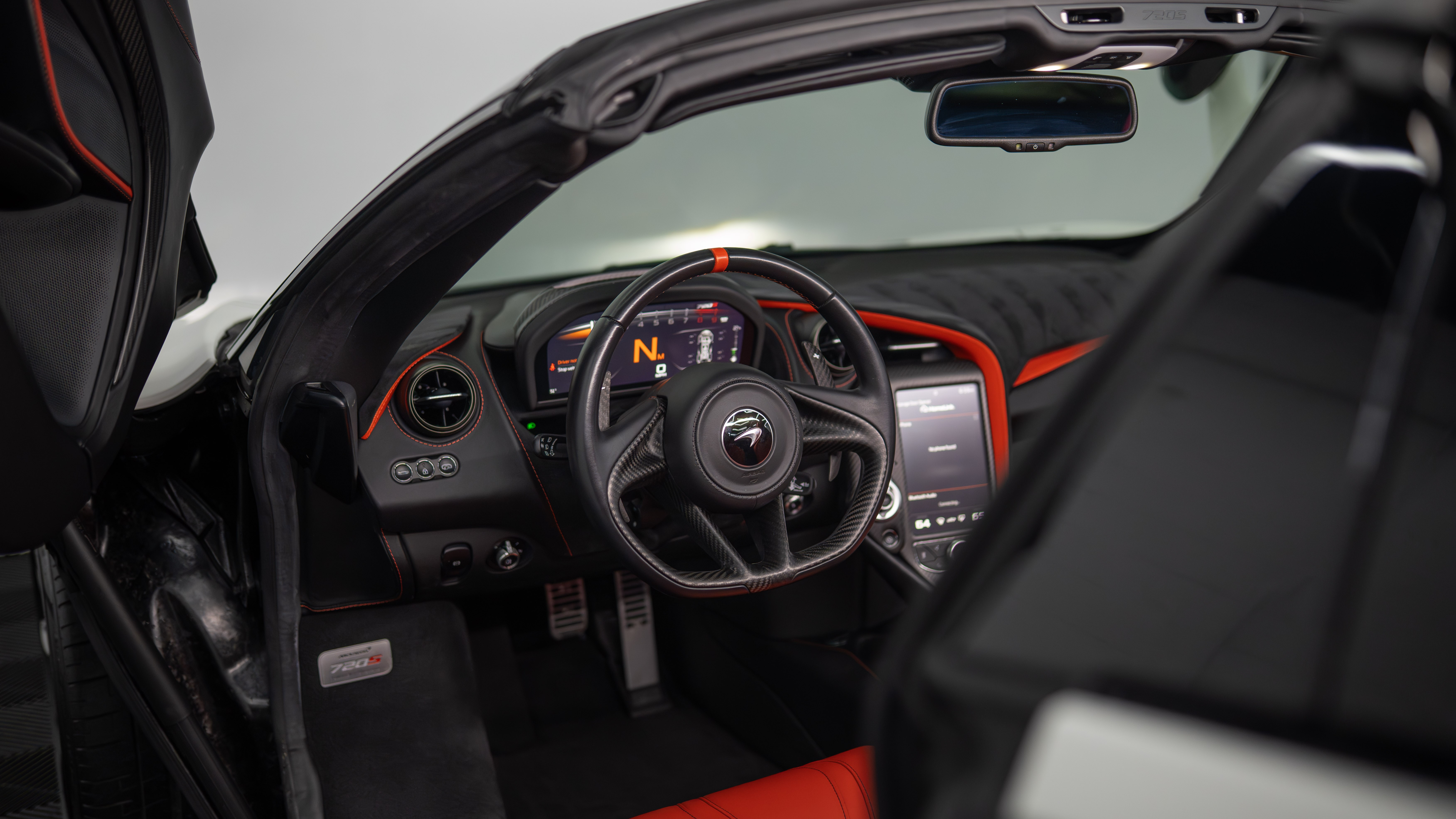 Used 2020 McLaren 720S Spider RWD image 17