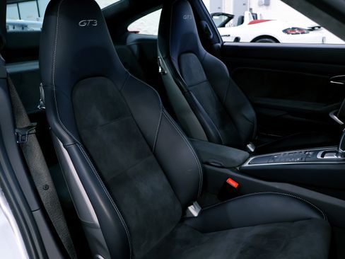 Used 2016 Porsche 911 GT3 image 19