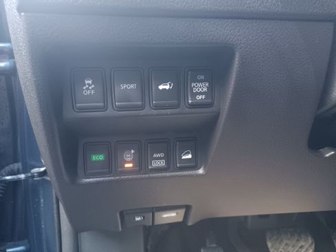 Used 2015 Nissan Rogue SV image 20