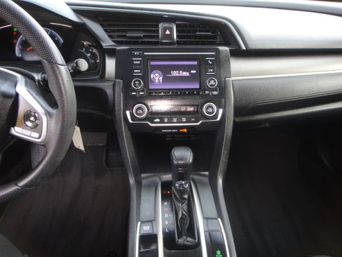 Used 2019 Honda Civic LX image 8