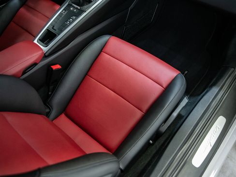 Used 2023 Porsche 718 Cayman image 15