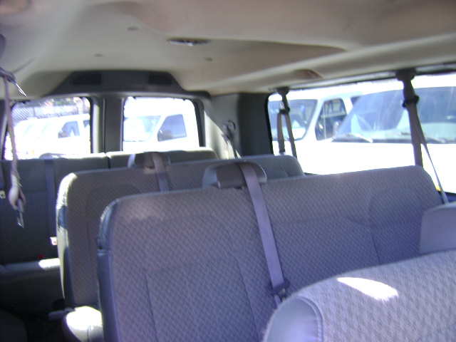 Used 2008 GMC Savana 3500 Extended Passenger RWD image 8