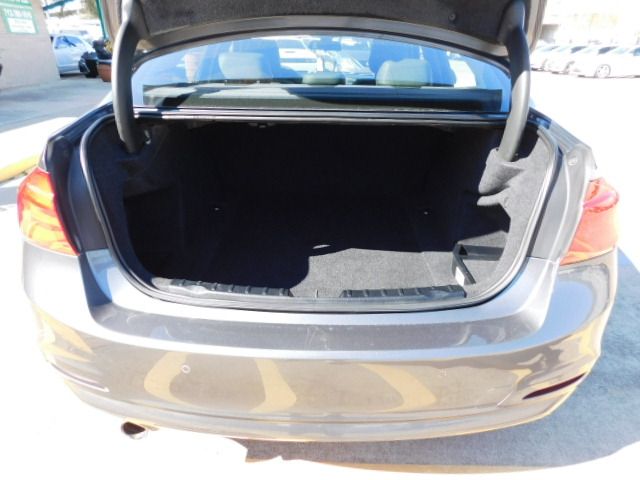 Used 2016 BMW 320i Sedan RWD image 7