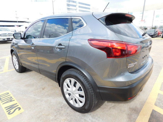 Used 2019 Nissan Rogue Sport S FWD image 5