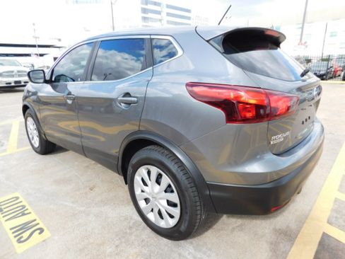 Used 2019 Nissan Rogue Sport S image 5