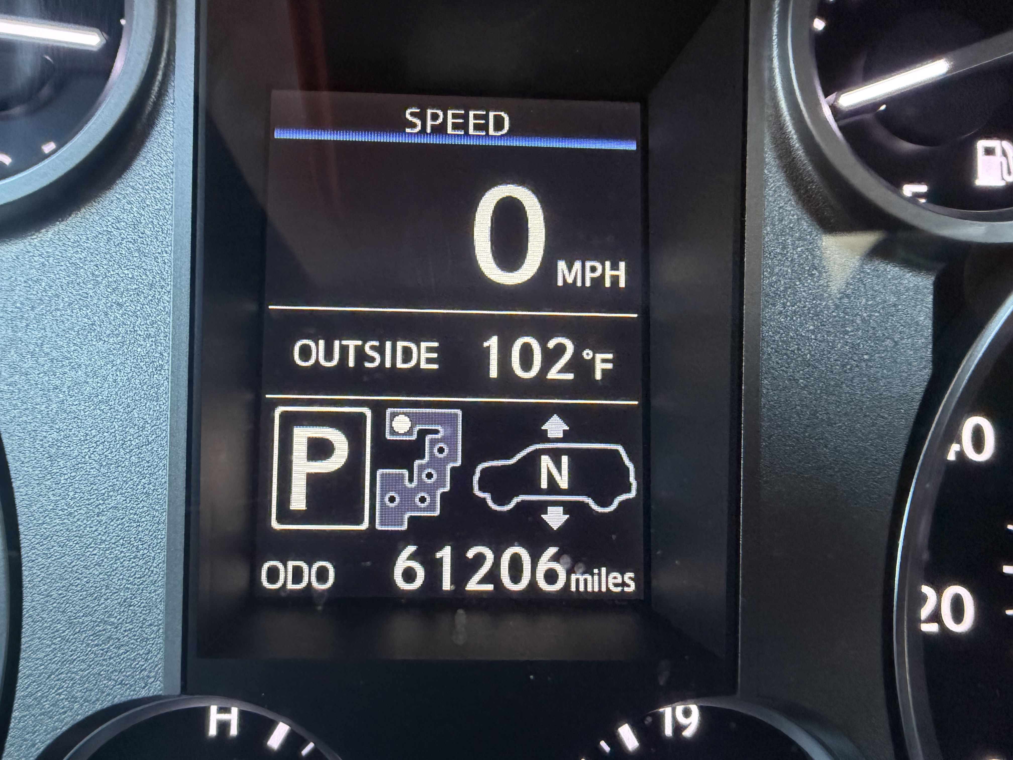 Used 2015 Lexus LX 570 4WD image 2