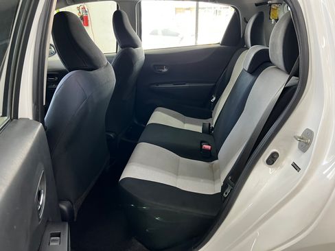 Used 2013 Toyota Yaris LE image 12