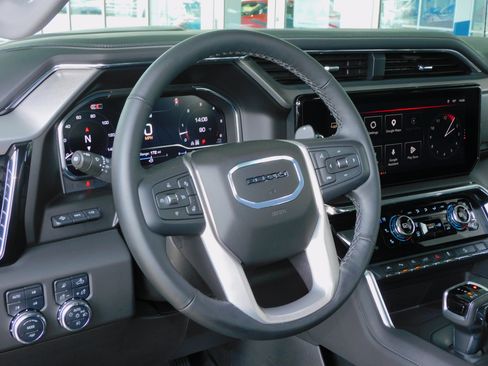 Used 2025 GMC Sierra 1500 4x4 Crew Cab Denali image 22