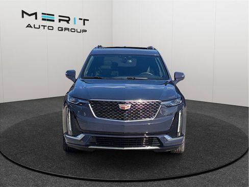 Used 2025 Cadillac XT6 Premium Luxury image 3