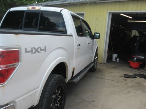 Used 2010 Ford F150 4x4 SuperCrew image 4