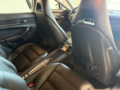 Used 2014 Porsche Panamera 4S image 32