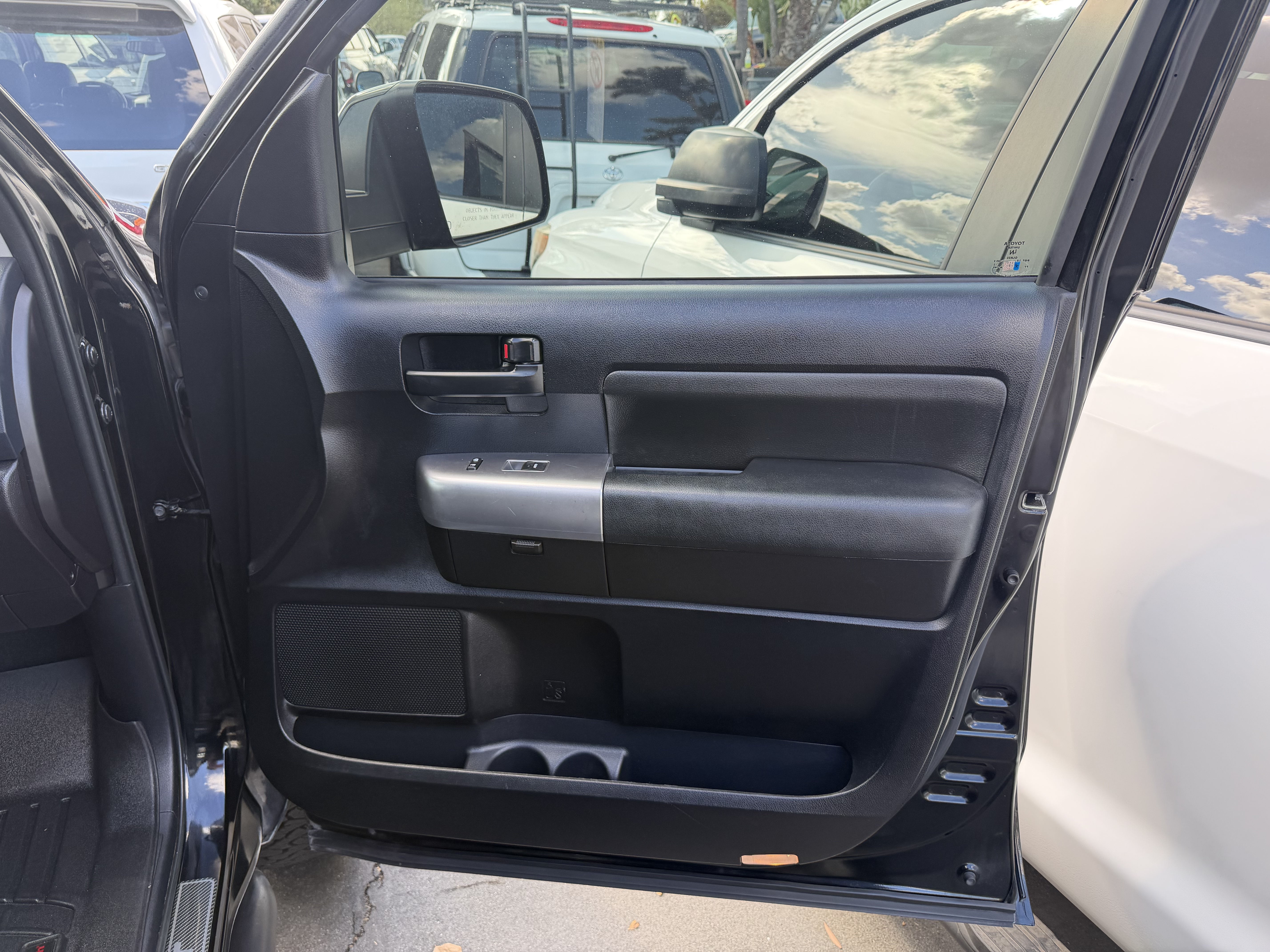 Used 2018 Toyota Sequoia TRD Sport AWD/4WD image 28