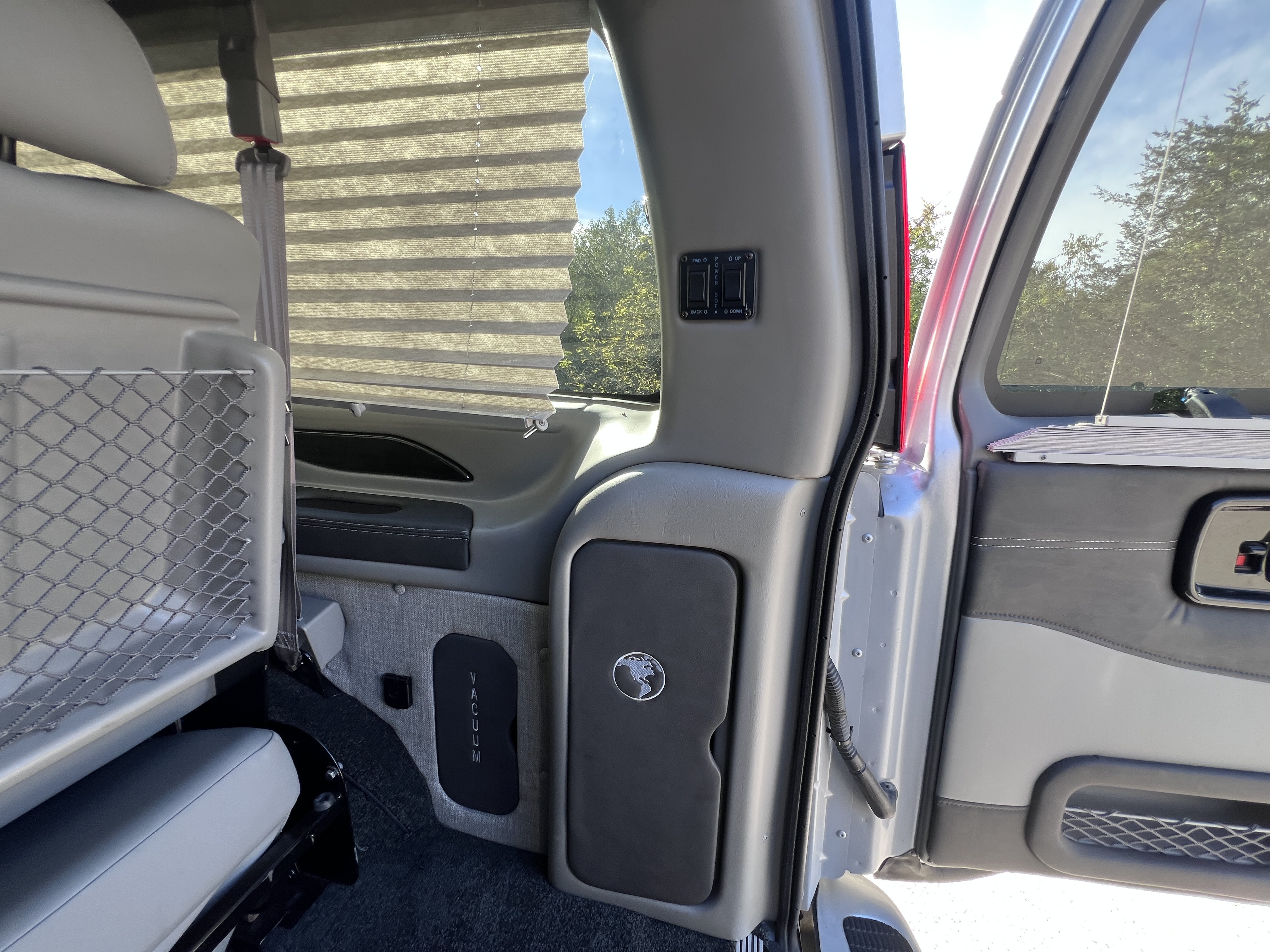 Used 2024 Chevrolet Express 2500 UNAVAIL RWD image 15