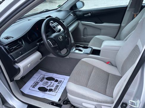 Used 2013 Toyota Camry LE image 8