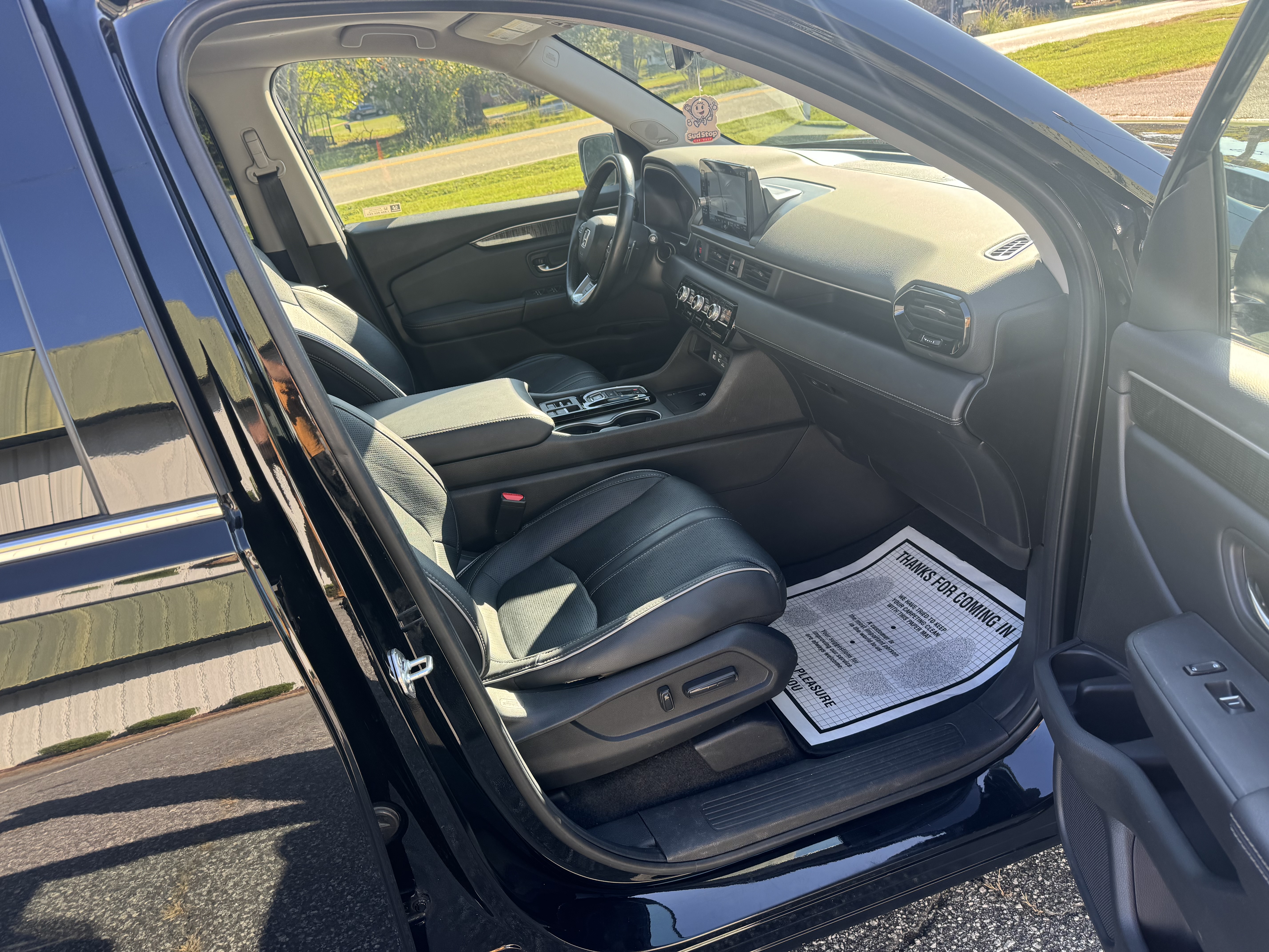 Used 2023 Honda Pilot Elite image 15