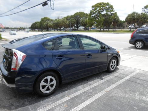 Used 2013 Toyota Prius Three Hatchback 4D FWD image 5