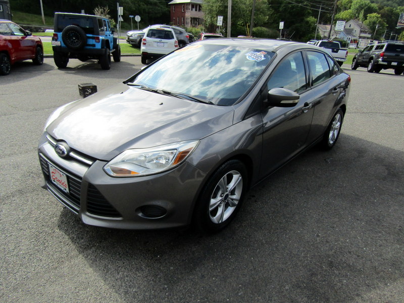Used 2014 Ford Focus SE Sedan FWD image 5