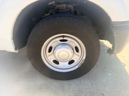 Used 2013 Ford F350 2WD Regular Cab Super Duty image 27