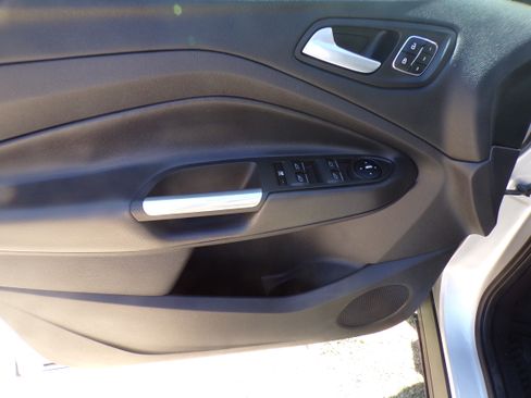 Used 2013 Ford Escape 4WD Titanium image 10