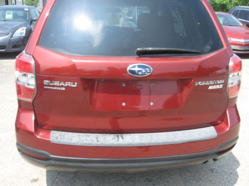 Used 2014 Subaru Forester 2.5i Premium AWD/4WD image 5