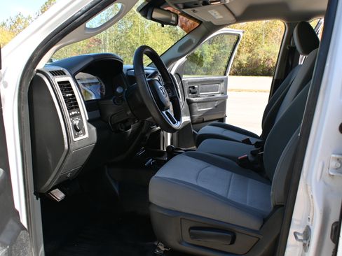 Used 2015 RAM 2500 Tradesman image 23
