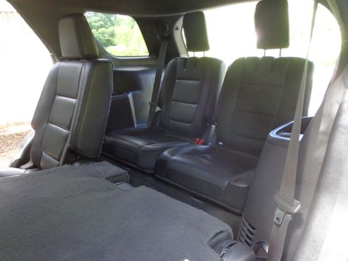Used 2015 Ford Explorer FWD Limited image 16