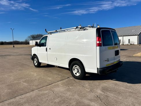 Used 2013 Chevrolet Express 2500 image 7