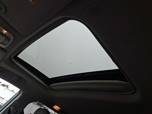 Used 2021 Toyota Sienna XLE image 16