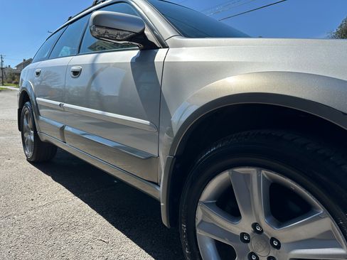 Used 2006 Subaru Outback H6 L.L. Bean Edition image 10