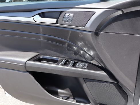 Used 2013 Ford Fusion Titanium FWD image 19
