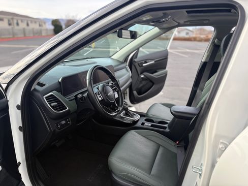 Used 2024 Kia Seltos SX image 9