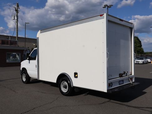 Used 2019 Ford E-350 and Econoline 350 Super Duty RWD image 5