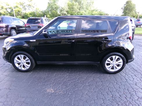 Used 2014 Kia Soul + FWD image 2