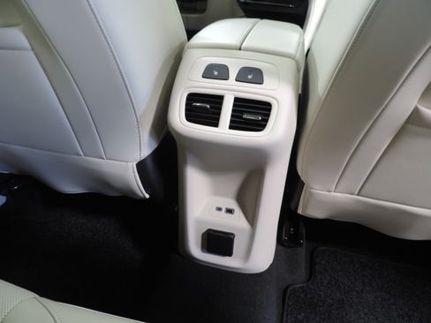 Used 2023 Buick Envision Avenir image 30