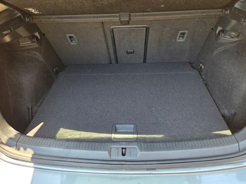 Used 2016 Volkswagen Golf image 28