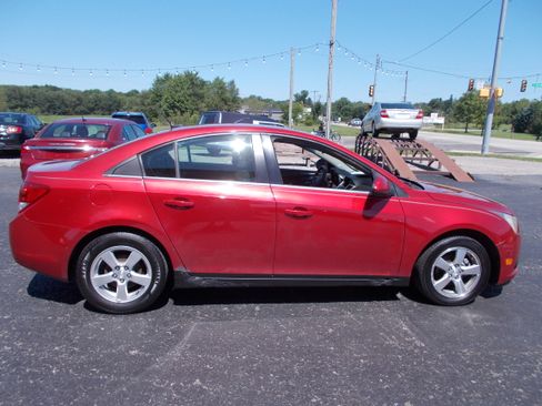 Used 2013 Chevrolet Cruze LT FWD image 4