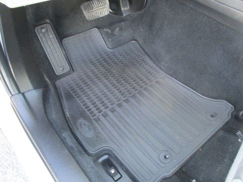 Used 2015 Subaru Forester 2.5i Limited image 19