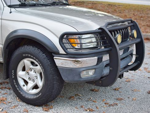 Used 2003 Toyota Tacoma SR5 image 11