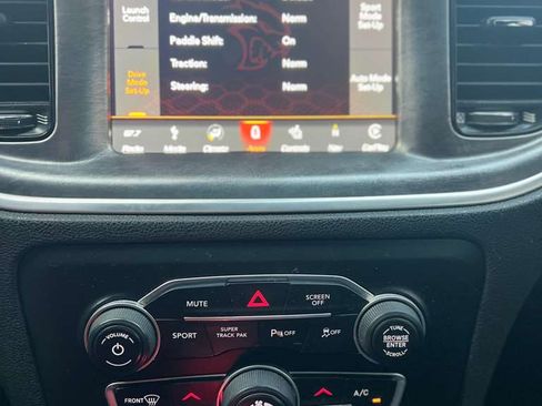 Used 2018 Dodge Charger Daytona Scat Pack RWD image 19